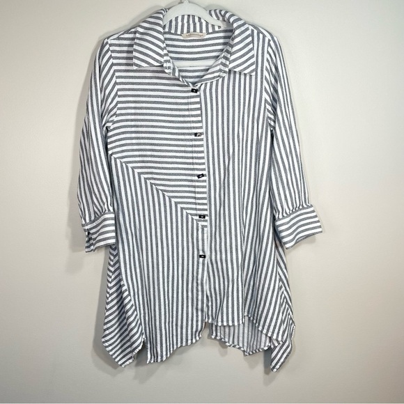 Soft Surroundings Standout Shirt Asymmetric Gray White Tunic Size Womens Small - Picture 2 of 7